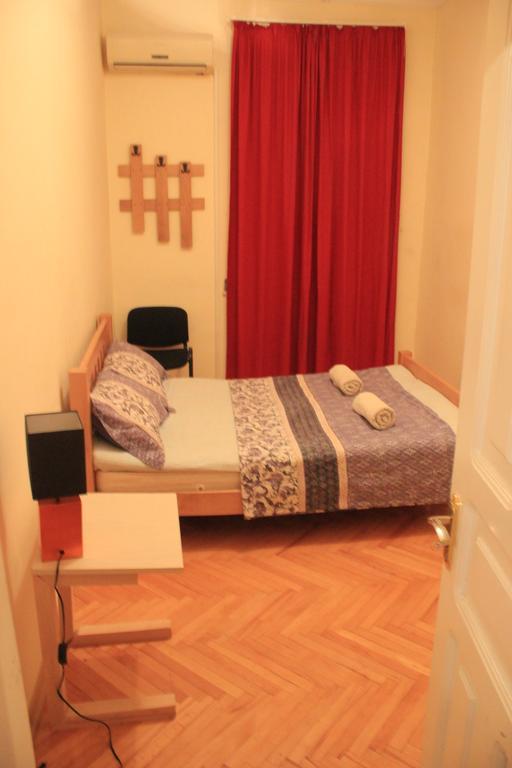 Hostel Bude Кутаиси Экстерьер фото