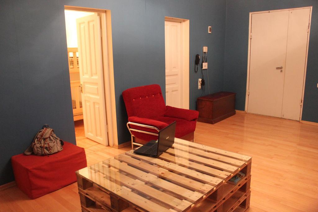 Hostel Bude Кутаиси Экстерьер фото
